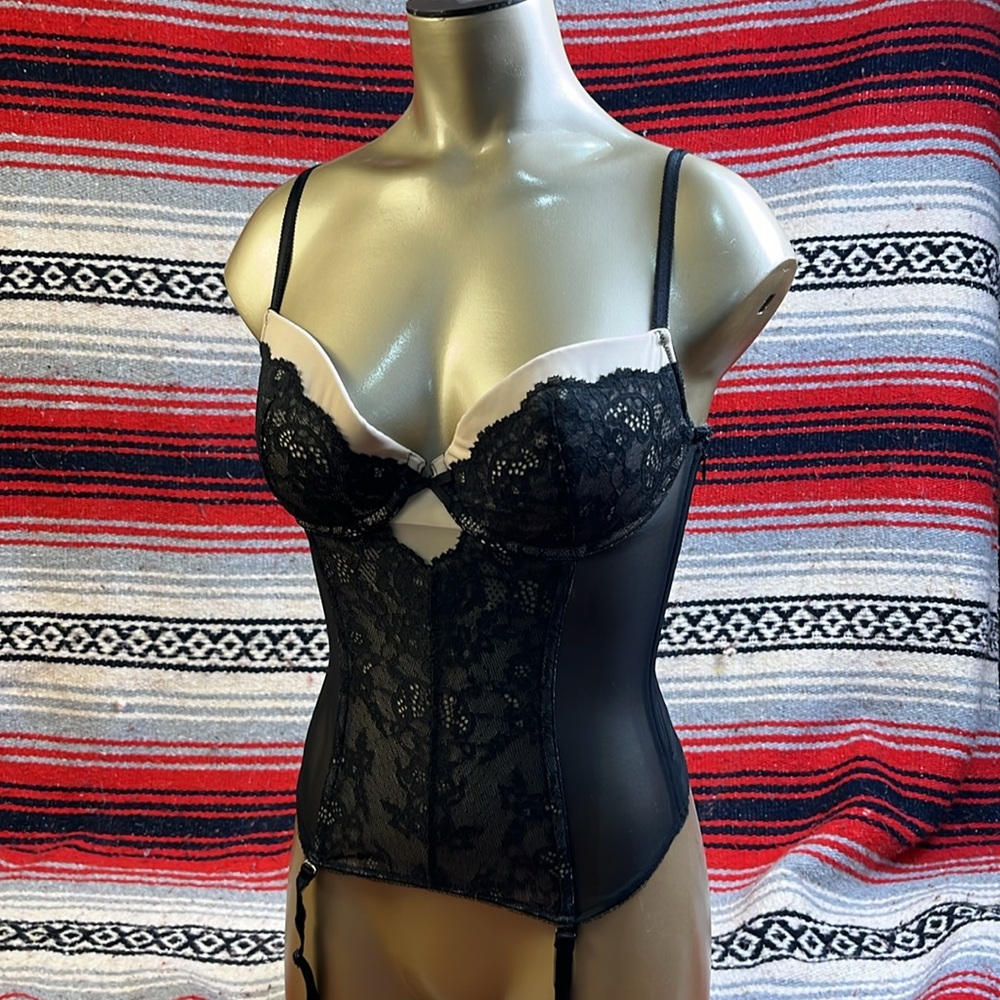 Victoria’s Secret Elegant Black Lace Bustier 32D/D70